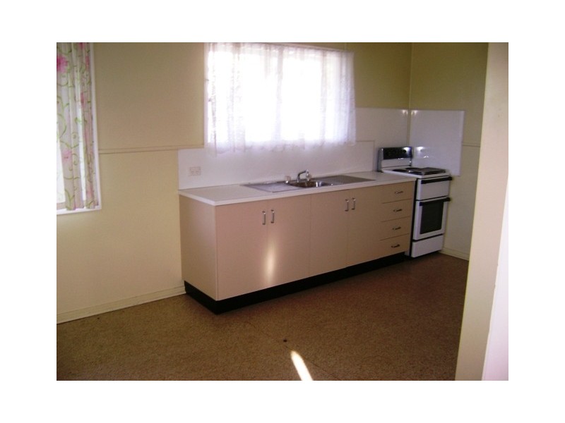 4 Fay Street, Blackwater QLD 4717