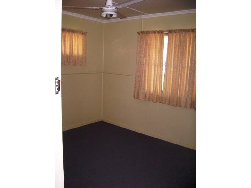 4 Fay Street, Blackwater QLD 4717