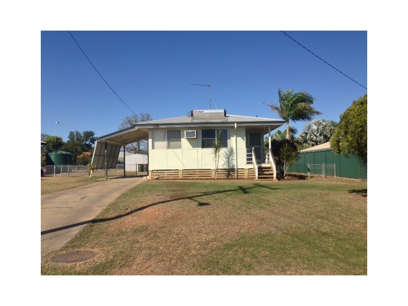 7 CEDAR ST, Blackwater QLD 4717