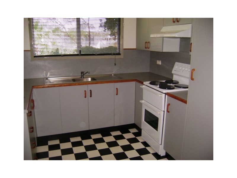 30 Bottletree Avenue, Blackwater QLD 4717