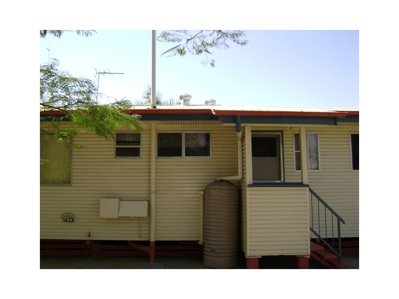 30 Bottletree Avenue, Blackwater QLD 4717