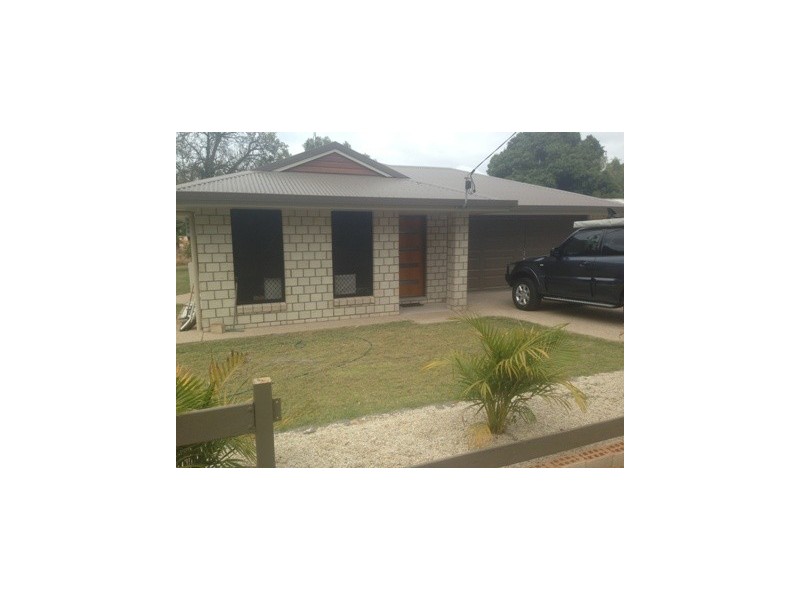 15 Creek Street, Bluff QLD 4702