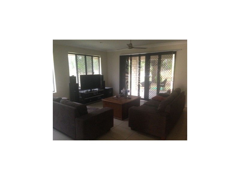 15 Creek Street, Bluff QLD 4702