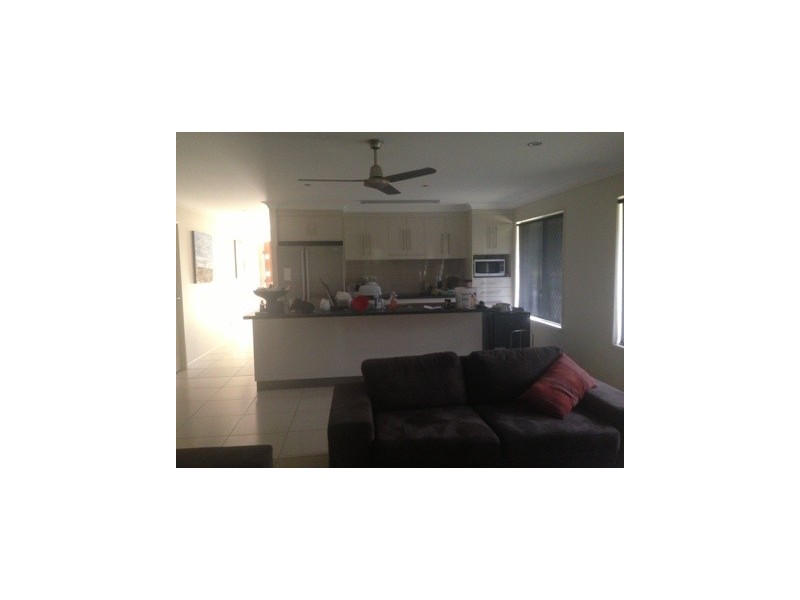 15 Creek Street, Bluff QLD 4702