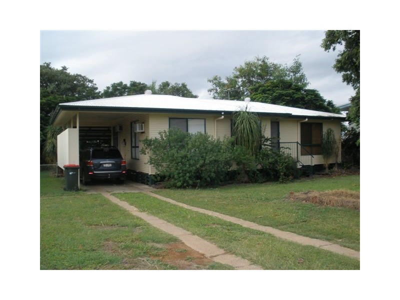 32 Taurus Street, Blackwater QLD 4717