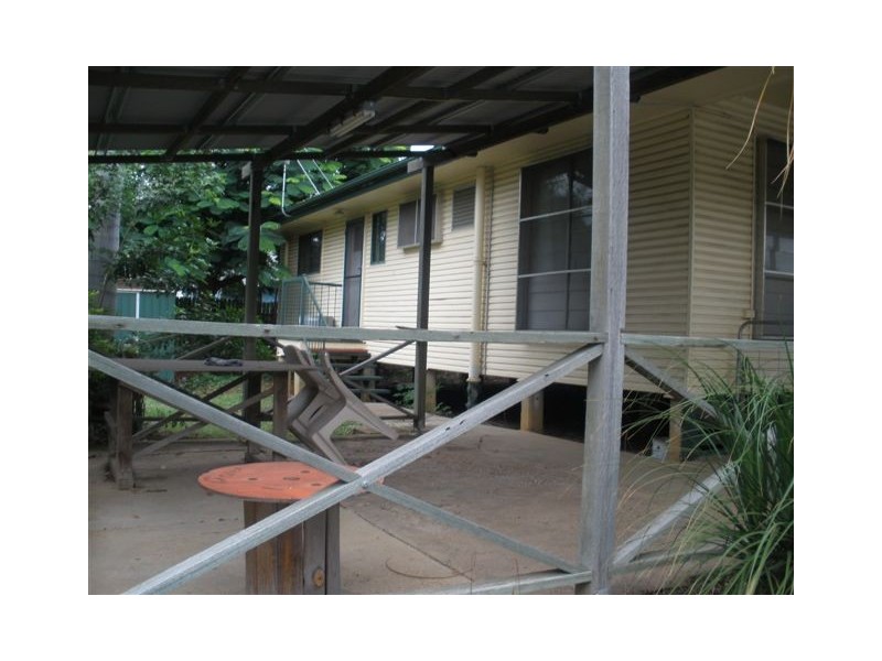 32 Taurus Street, Blackwater QLD 4717