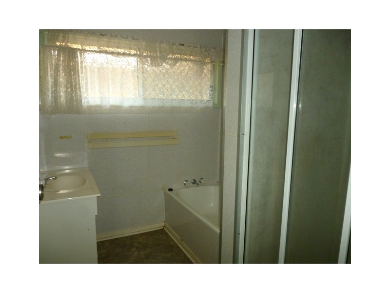 21 Lawless Street, Blackwater QLD 4717