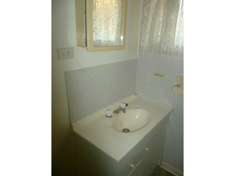 21 Lawless Street, Blackwater QLD 4717