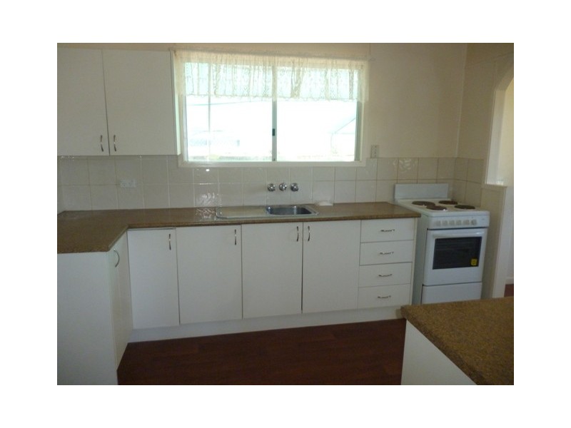 24 Wey Street, Blackwater QLD 4717