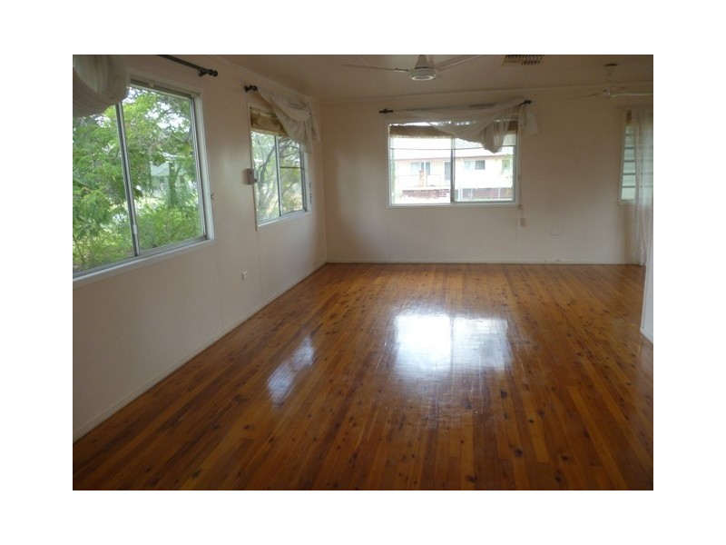 26 Wattle Street, Blackwater QLD 4717