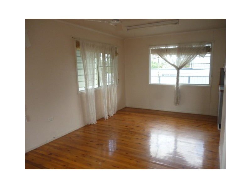 26 Wattle Street, Blackwater QLD 4717