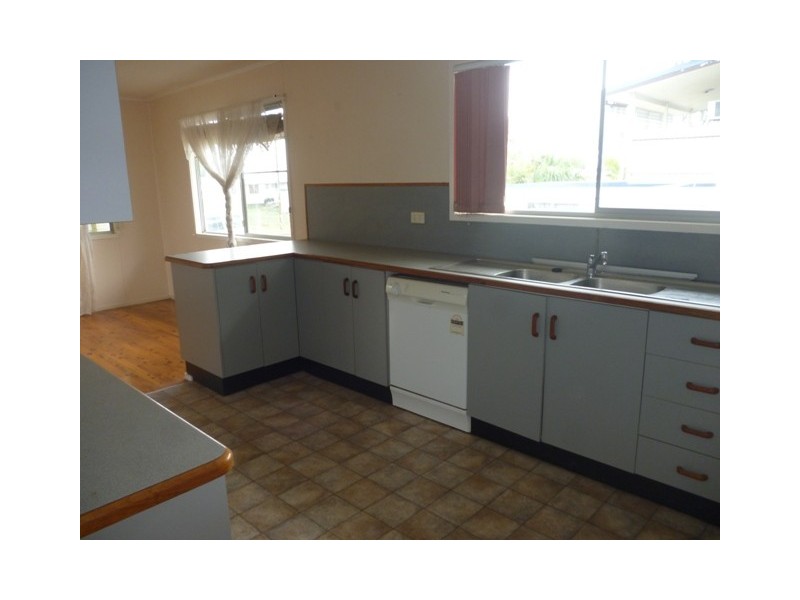 26 Wattle Street, Blackwater QLD 4717