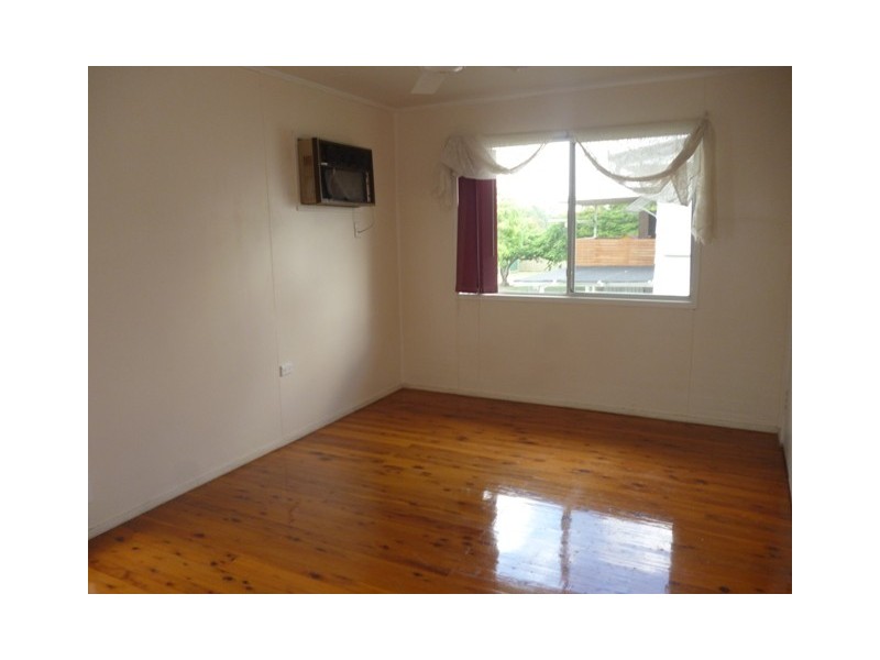 26 Wattle Street, Blackwater QLD 4717