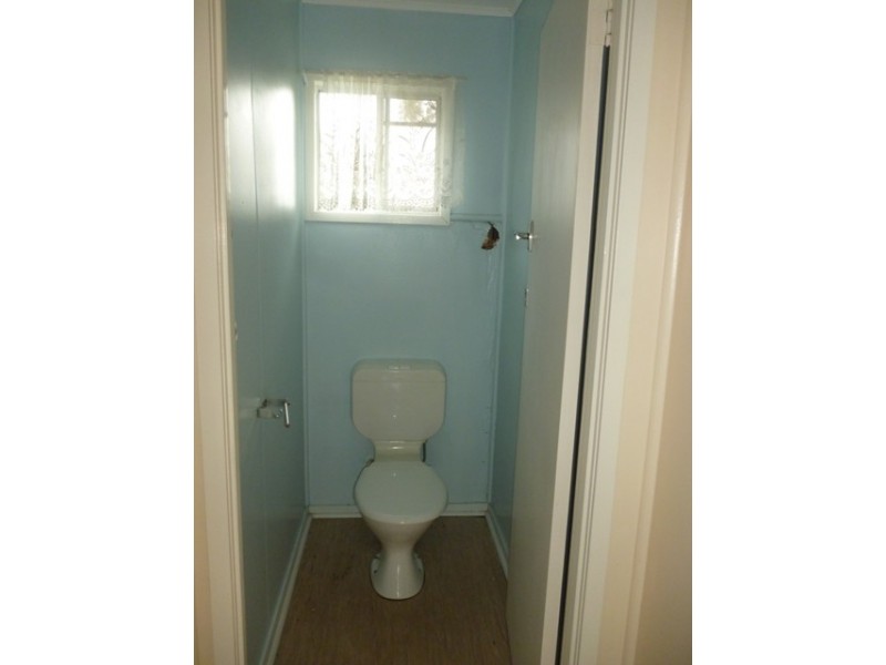 26 Wattle Street, Blackwater QLD 4717