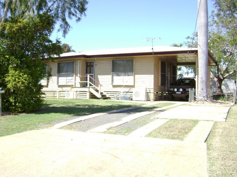 25 Taurus Street, Blackwater QLD 4717