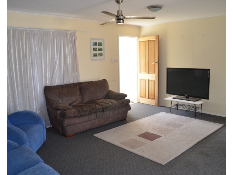 29 Arnold Street, Blackwater QLD 4717