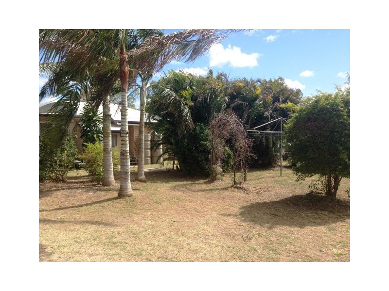 19 West Street, Bluff QLD 4702