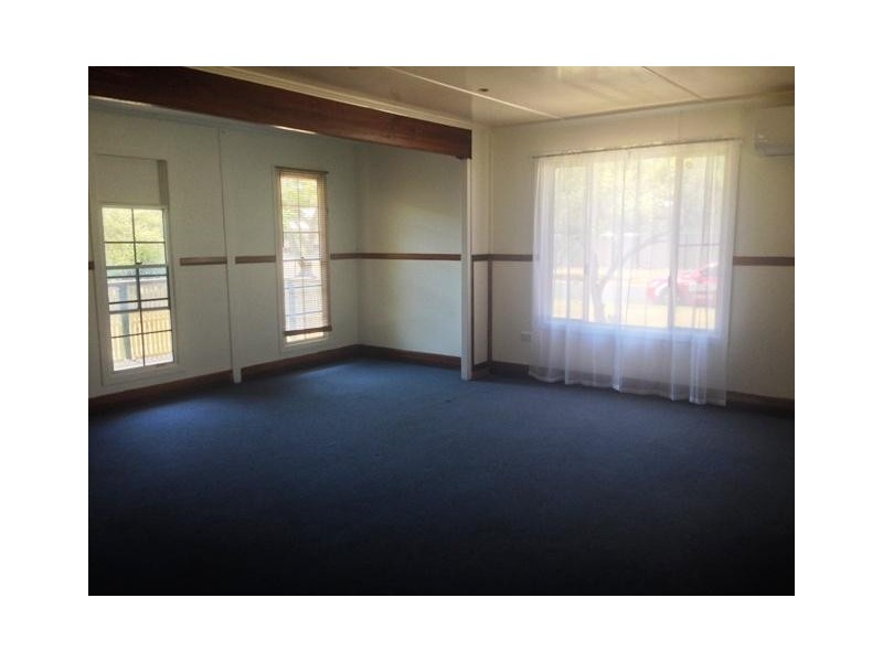 19 Seeman St, Blackwater QLD 4717