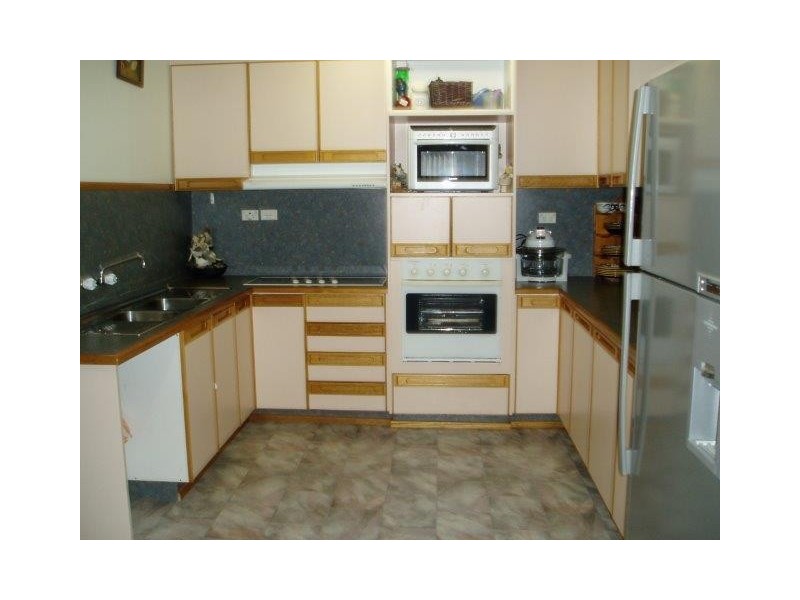 8 Myall Street, Blackwater QLD 4717