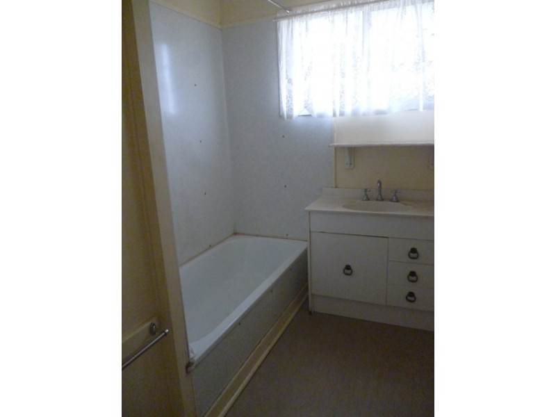 5 Long Street, Blackwater QLD 4717