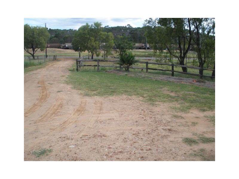 60 Main Street, Bluff QLD 4702