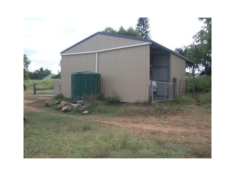 60 Main Street, Bluff QLD 4702