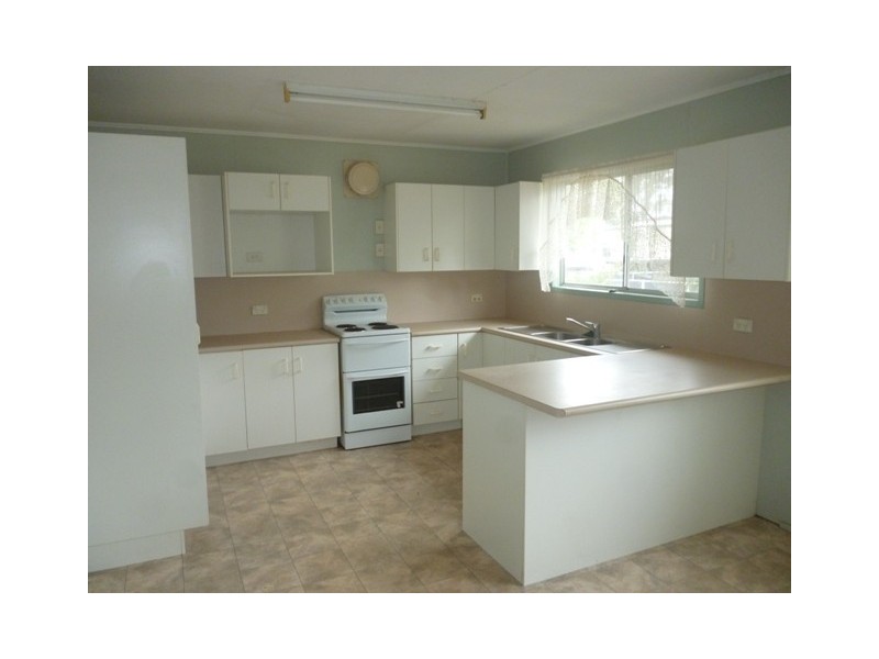 77 Bauman Way, Blackwater QLD 4717