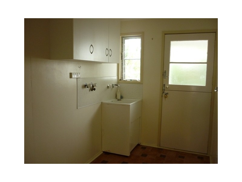 60 Acacia Street, Blackwater QLD 4717