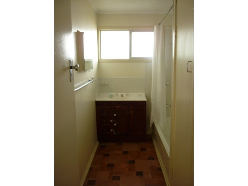 60 Acacia Street, Blackwater QLD 4717