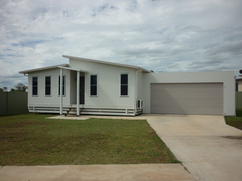 4 Hunter Street, Blackwater QLD 4717