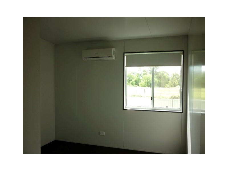 4 Hunter Street, Blackwater QLD 4717