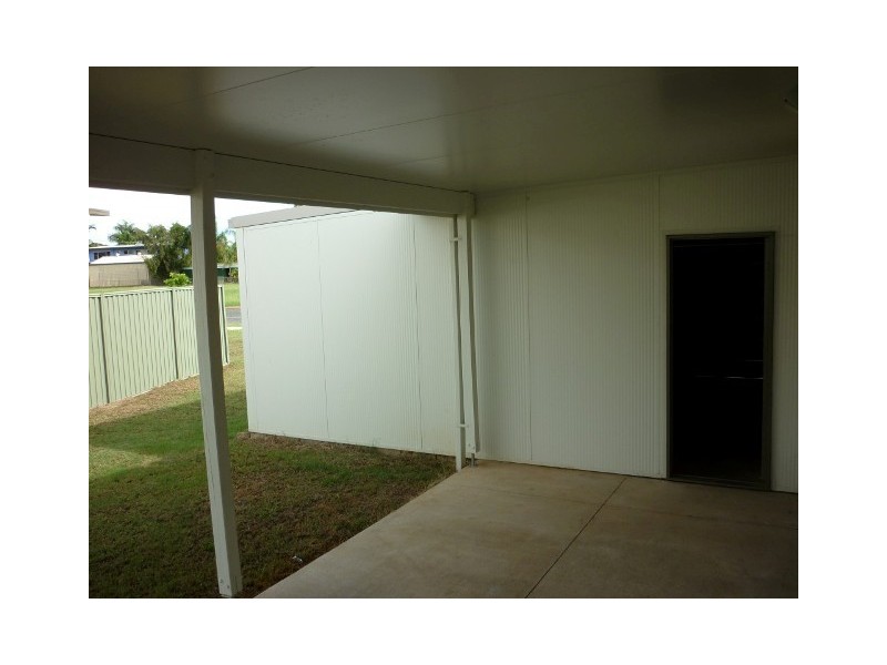 4 Hunter Street, Blackwater QLD 4717