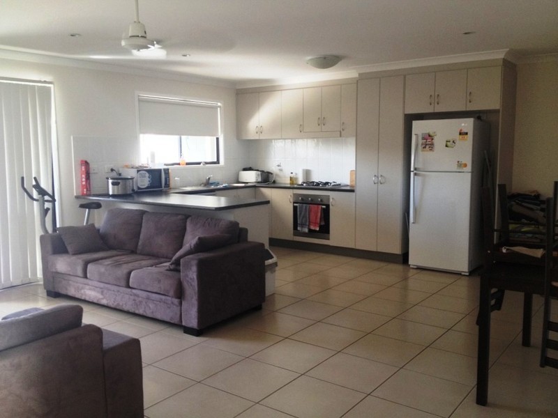 4/16 Bauman Way, Blackwater QLD 4717