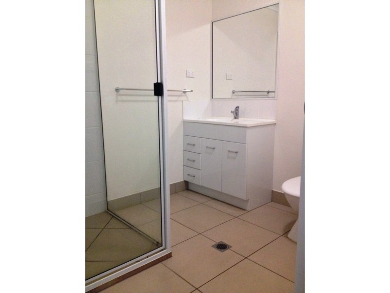 4/16 Bauman Way, Blackwater QLD 4717