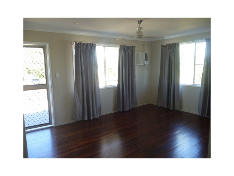 10 Cork Street, Blackwater QLD 4717