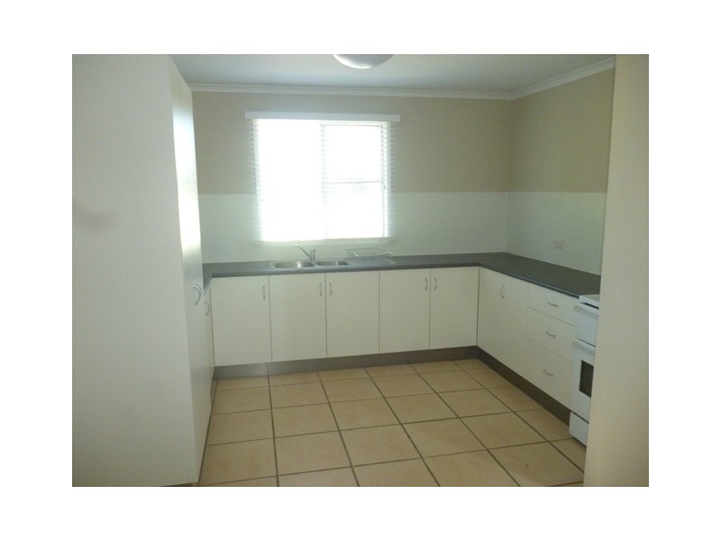 10 Cork Street, Blackwater QLD 4717