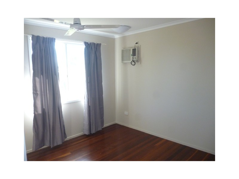 10 Cork Street, Blackwater QLD 4717