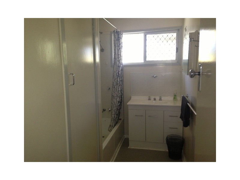 73b Arthur Street, Blackwater QLD 4717