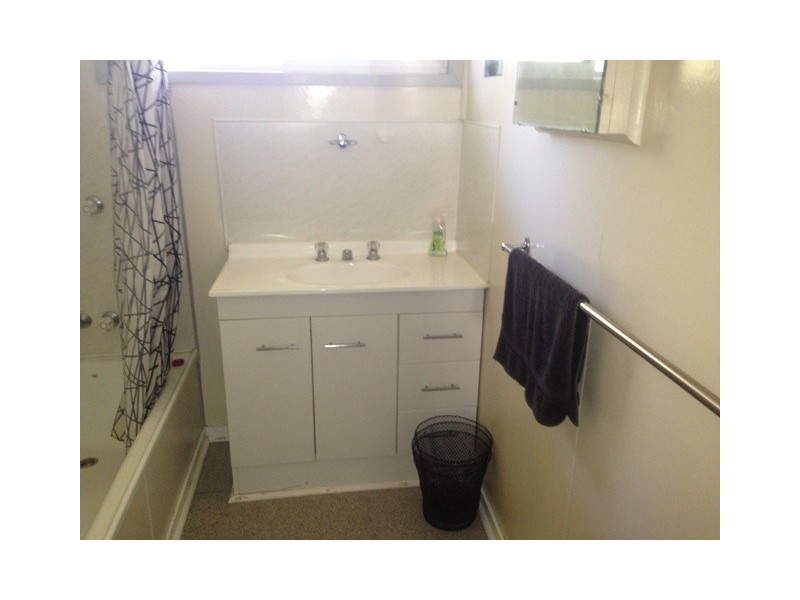 73b Arthur Street, Blackwater QLD 4717