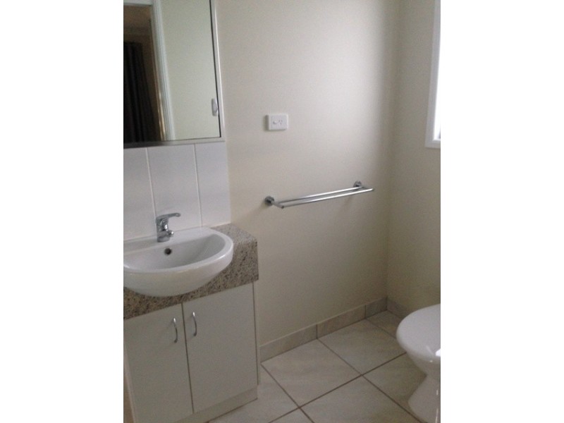 1b  Pendula Lane, Blackwater QLD 4717