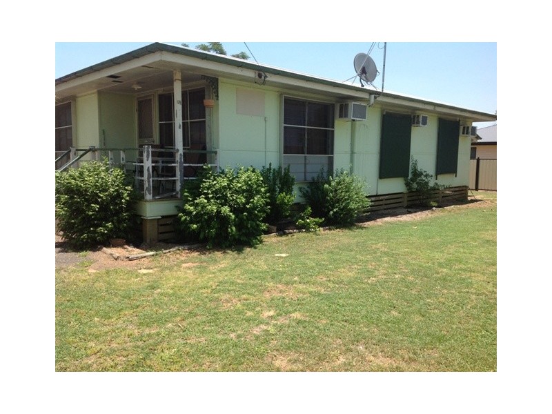 28 Long Street, Blackwater QLD 4717