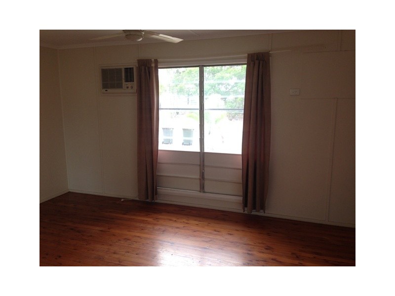 28 Long Street, Blackwater QLD 4717