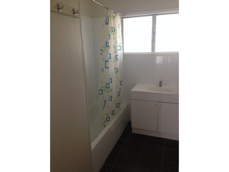 28 Long Street, Blackwater QLD 4717