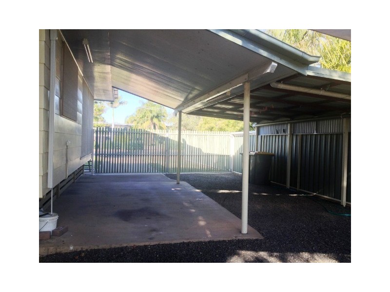 62 Arthur Street, Blackwater QLD 4717