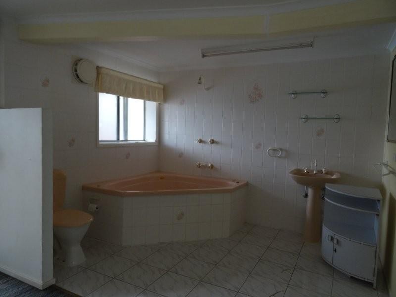 12 Conachan Street, Blackwater QLD 4717