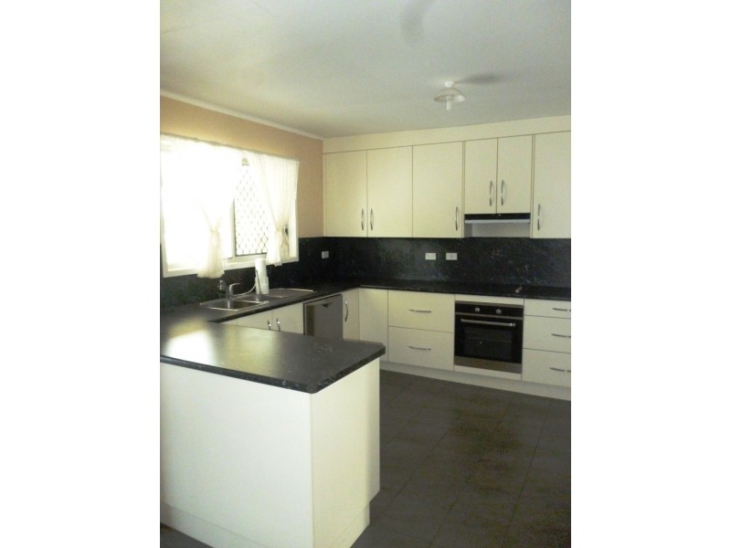 25 Lawless Street, Blackwater QLD 4717