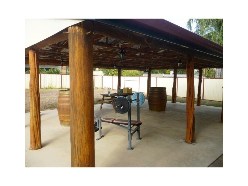 25 Lawless Street, Blackwater QLD 4717