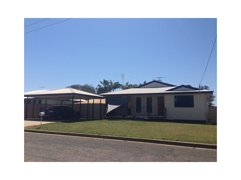 8 Schotia Street, Blackwater QLD 4717