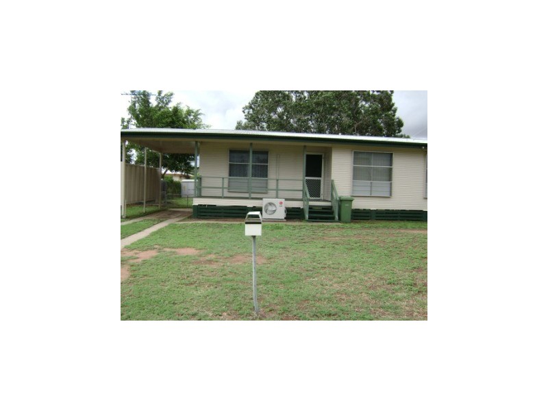 10 Wattle Street, Blackwater QLD 4717