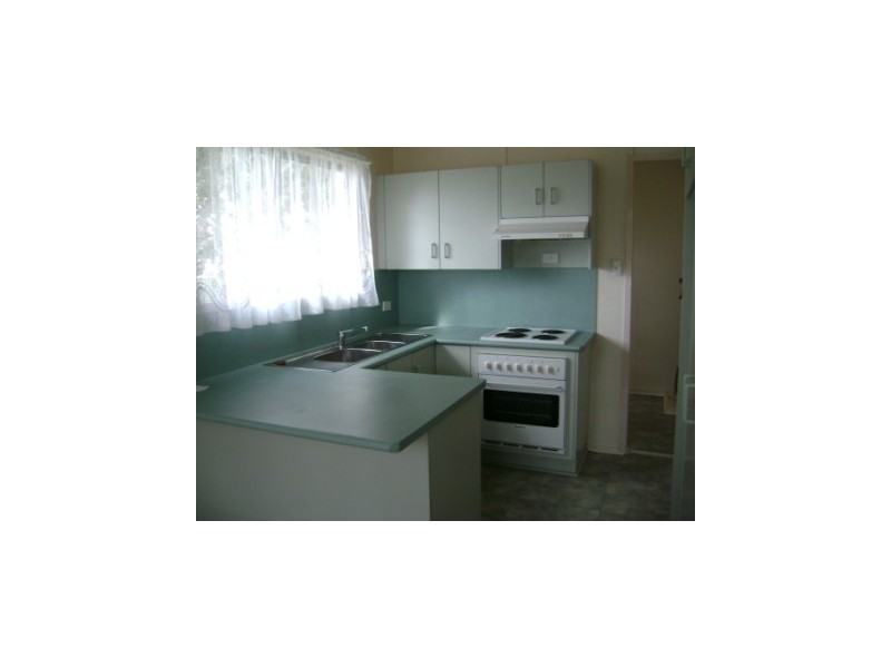 10 Wattle Street, Blackwater QLD 4717